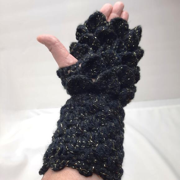 Dragon Scale Black Fingerless Gloves Handmade Texting Mermaid Crochet Crocodile - Picture 11 of 12